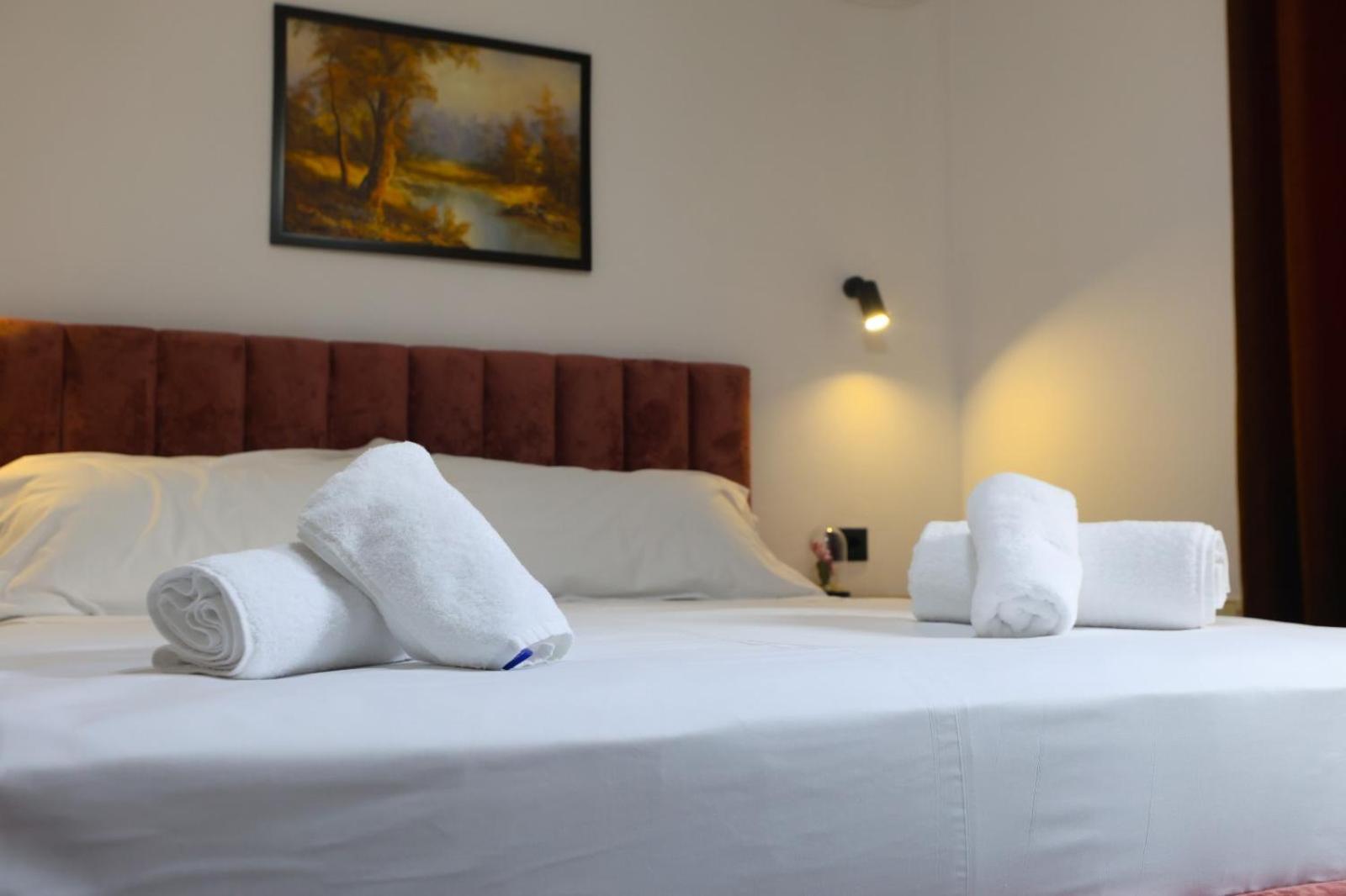 Vila Alizee Hotel Тирана Екстериор снимка