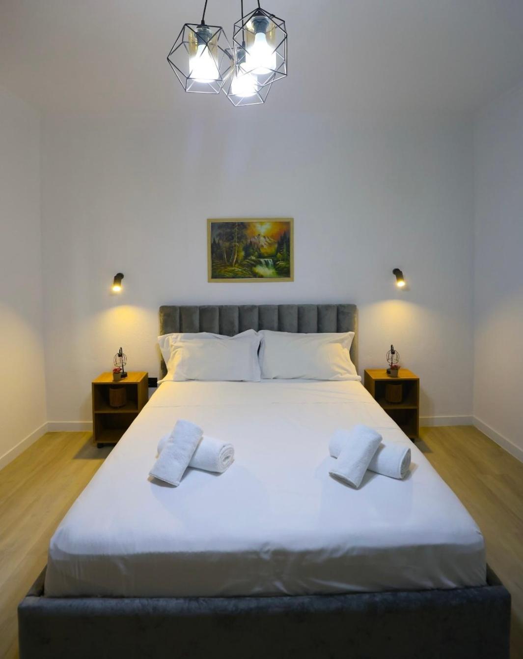 Vila Alizee Hotel Тирана Екстериор снимка