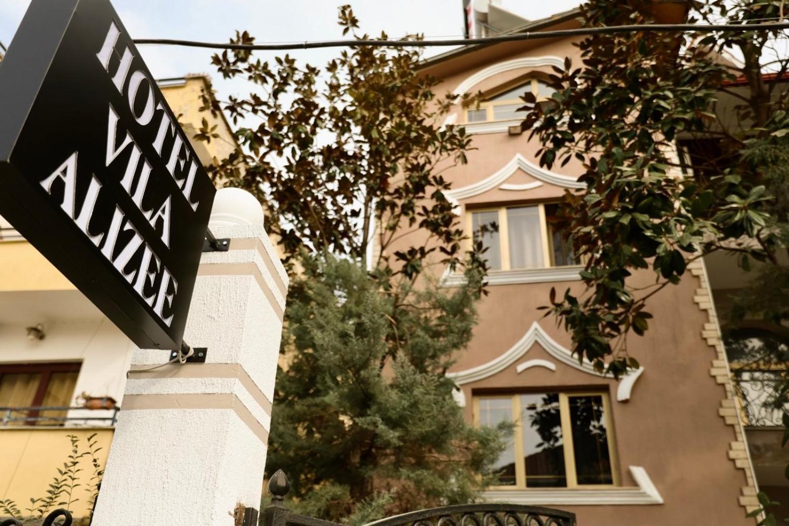 Vila Alizee Hotel Тирана Екстериор снимка