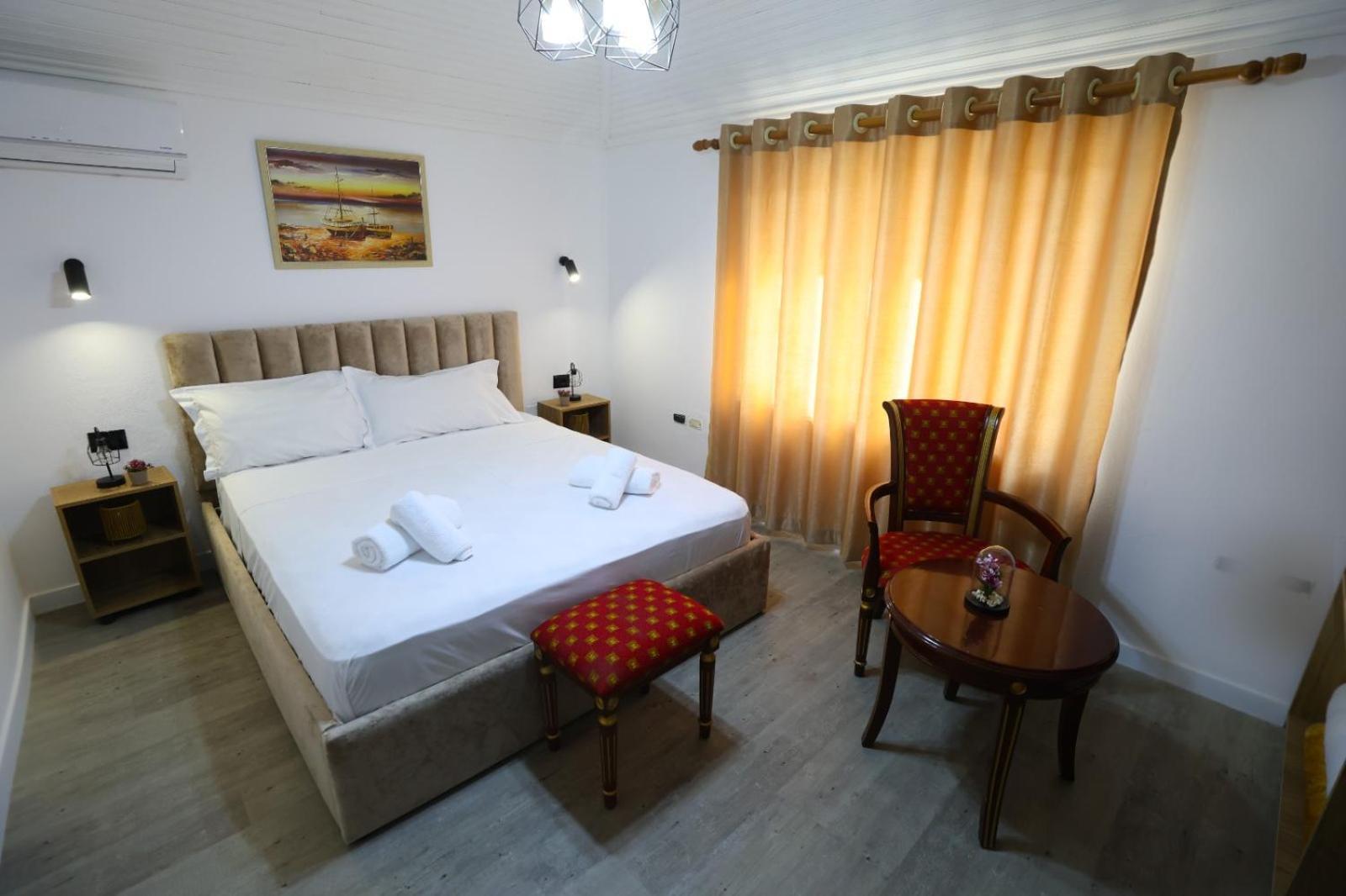 Vila Alizee Hotel Тирана Екстериор снимка